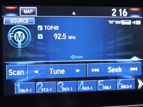 Used 2018 Honda Civic Touring image 17