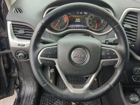 Used 2018 Jeep Cherokee Trailhawk w/ Comfort/Convenience Group image 27