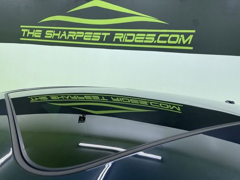 Used 2020 Porsche Macan image 25