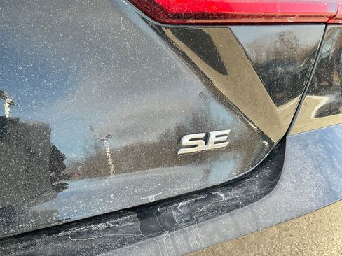 Used 2025 Toyota Camry image 13