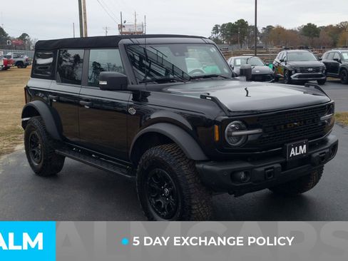 Used 2023 Ford Bronco Wildtrak image 4