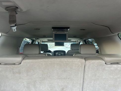 Used 2016 Chevrolet Suburban LTZ image 10