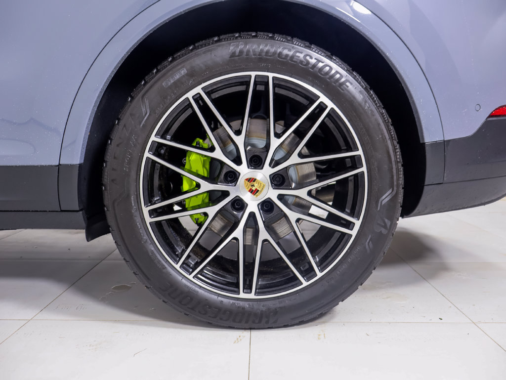 Certified 2026 Porsche Cayenne E-Hybrid Coupe AWD/4WD image 29