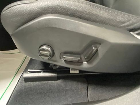 Used 2025 Volvo XC60 B5 Plus AWD/4WD image 12