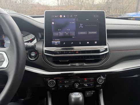 Used 2022 Jeep Compass Trailhawk w/ Trailhawk Convenience Group image 18