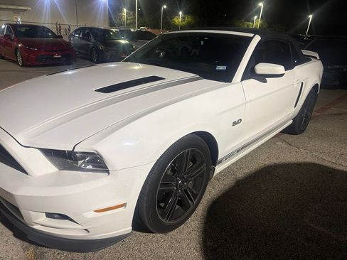 Used 2013 Ford Mustang GT Premium w/ Electronics Pkg RWD image 16