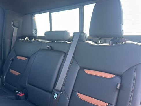 Used 2023 GMC Sierra 2500 AT4 w/ AT4 Premium Plus Package image 19