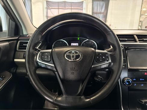 Used 2017 Toyota Camry SE w/ Moonroof Package FWD image 21