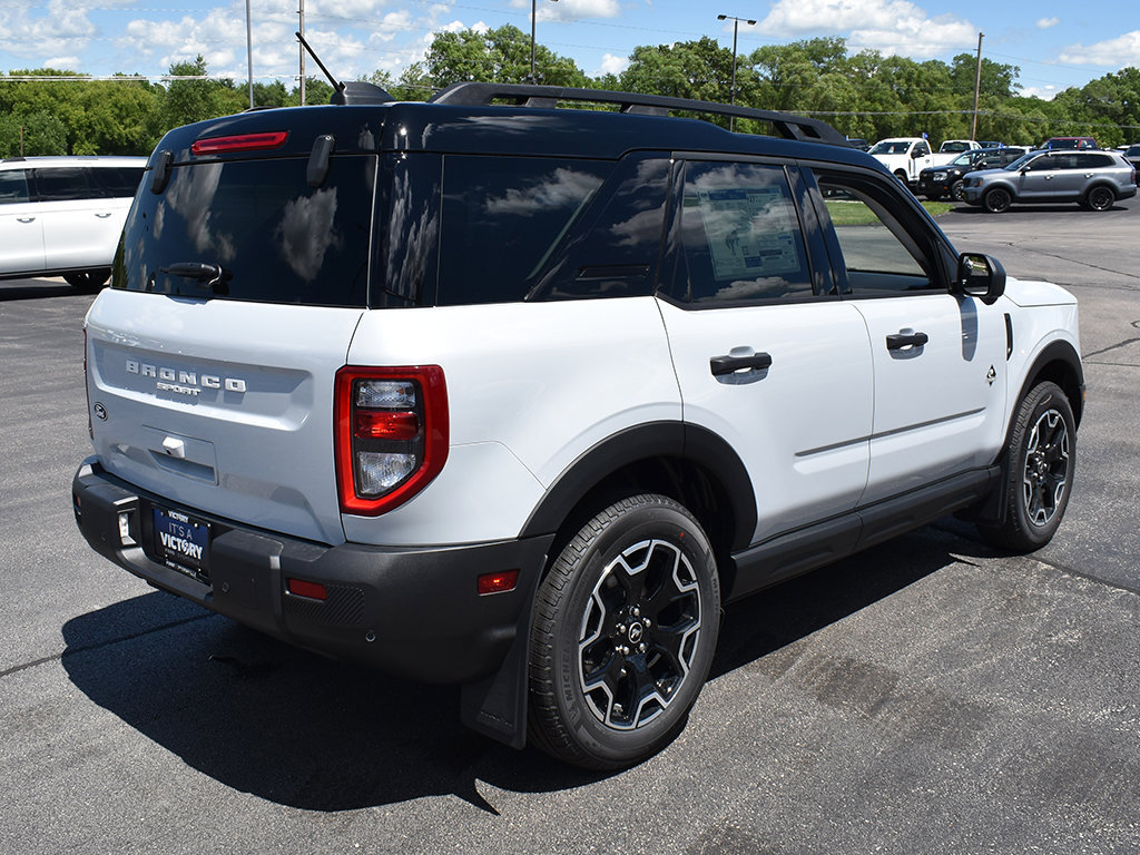 New 2026 Ford Bronco Sport Outer Banks w/ Outer Banks Tech Package+ AWD/4WD image 13
