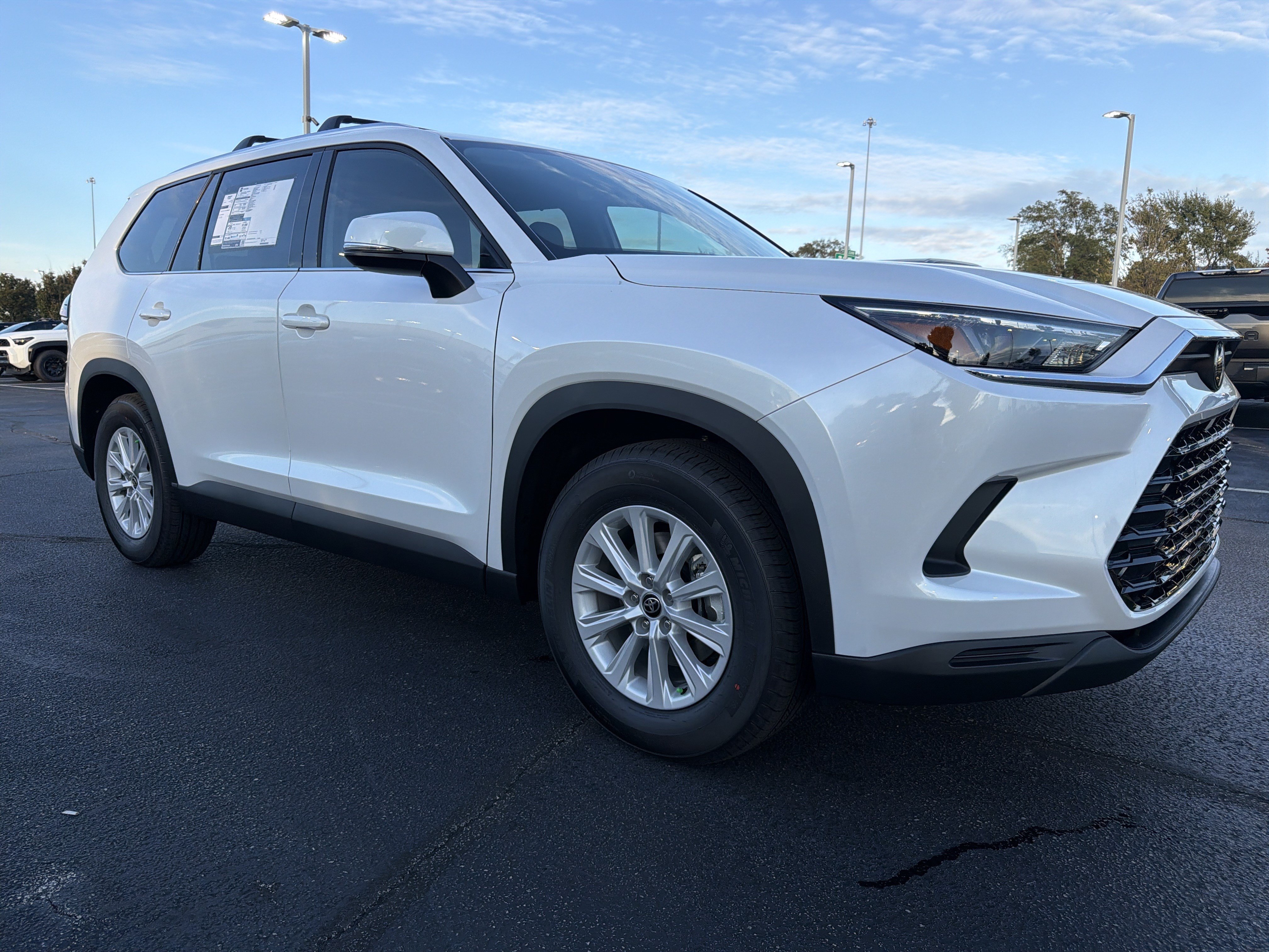New 2026 Toyota Grand Highlander XLE FWD image 2