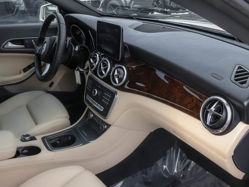 Used 2018 Mercedes-Benz CLA 250 4MATIC image 31