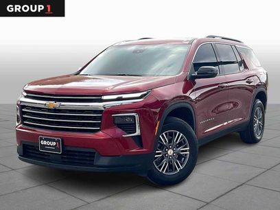Used 2025 Chevrolet Traverse LT