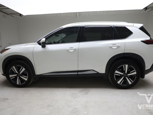 Used 2023 Nissan Rogue SL w/ SL Premium Package FWD image 2