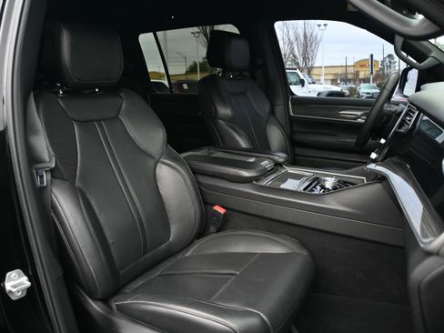 Used 2022 Jeep Wagoneer Series III w/ Premium Group I image 20