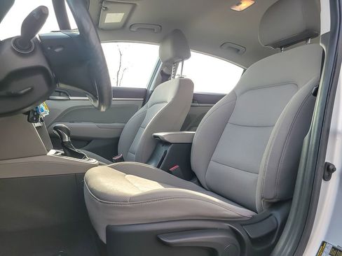 Used 2018 Hyundai Elantra SEL FWD image 7