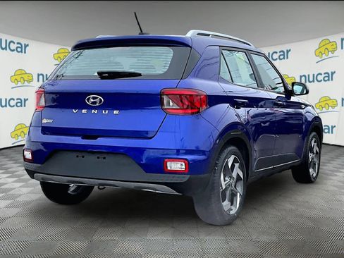 Used 2023 Hyundai Venue SEL image 6