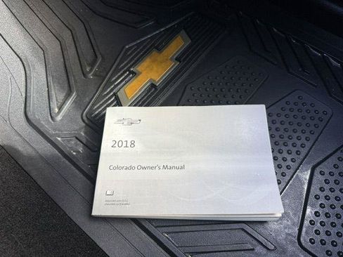 Used 2018 Chevrolet Colorado LT w/ Safety Package RWD image 26