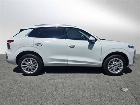 New 2026 Audi Q3 quattro 2.0T AWD/4WD image 2