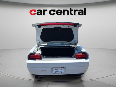 Used 2013 Dodge Challenger R/T RWD image 9