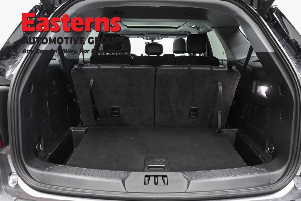 Used 2022 Ford Explorer XLT w/ Equipment Group 202A AWD/4WD image 11