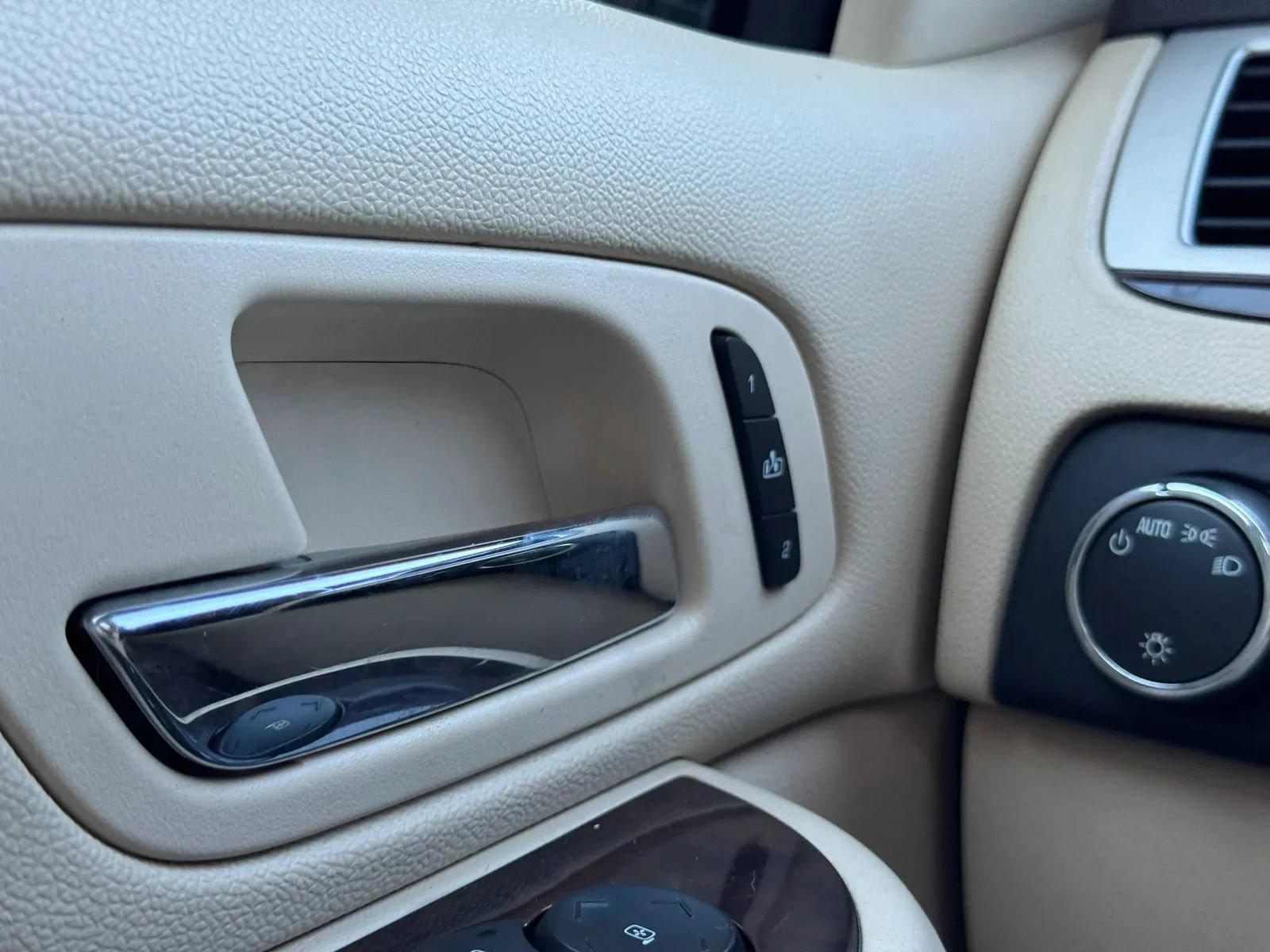 Used 2008 Cadillac Escalade AWD image 34