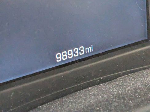 Used 2019 GMC Yukon SLT w/ Premium Edition image 9