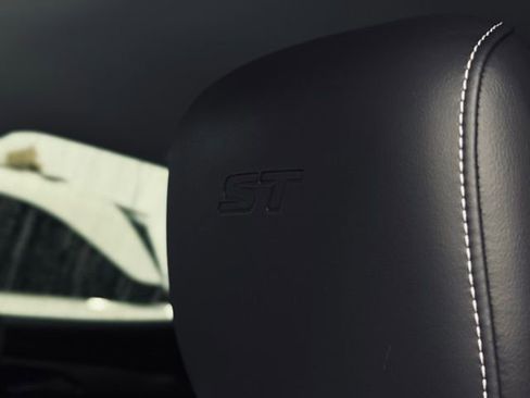 Used 2025 Buick Envision Sport Touring image 17