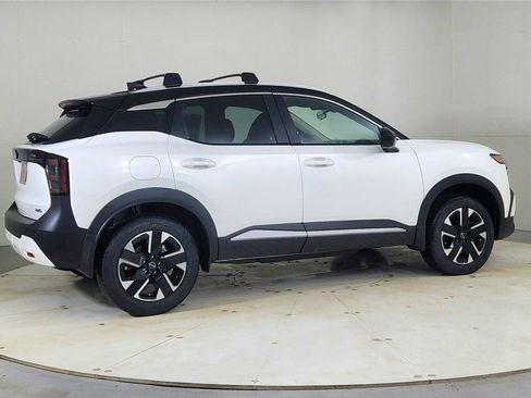 New 2026 Nissan Kicks SV w/ Cold Weather Package AWD/4WD image 7