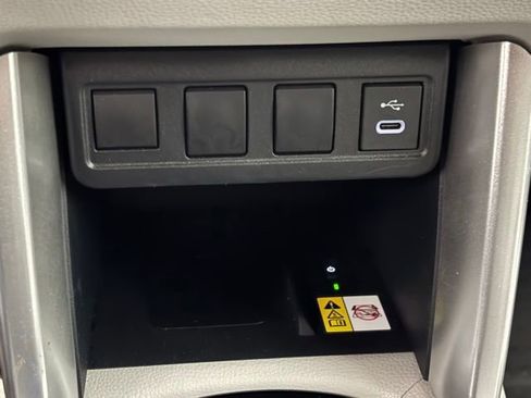 Used 2023 Toyota Corolla Cross LE image 28