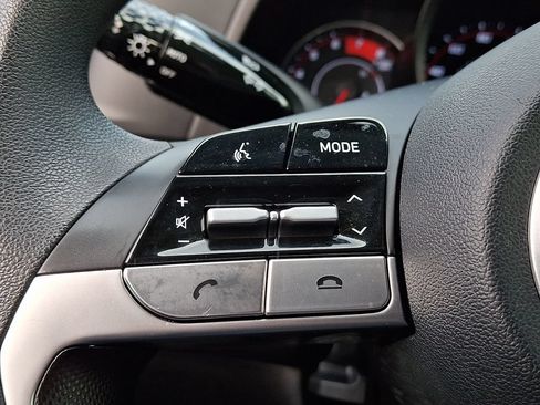 Used 2022 Hyundai Elantra SEL FWD image 21