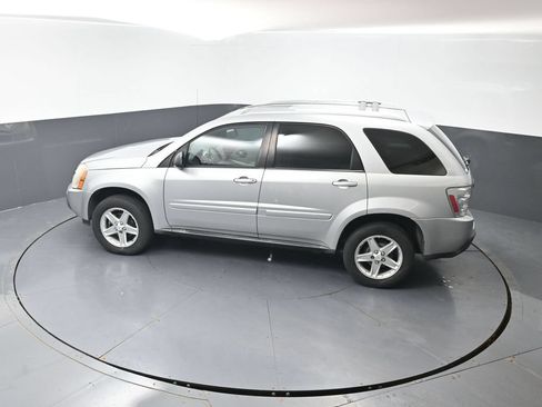 Used 2005 Chevrolet Equinox LT w/ Preferred Equipment Group AWD/4WD image 44
