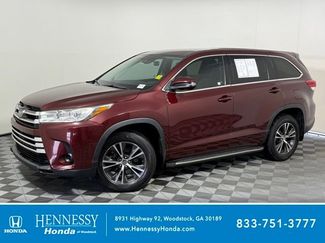 Used 2017 Toyota Highlander LE image 1