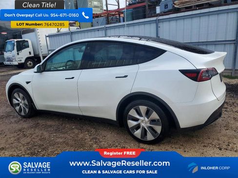 Used 2023 Tesla Model Y AWD image 3