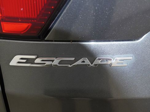 Used 2019 Ford Escape SE image 26