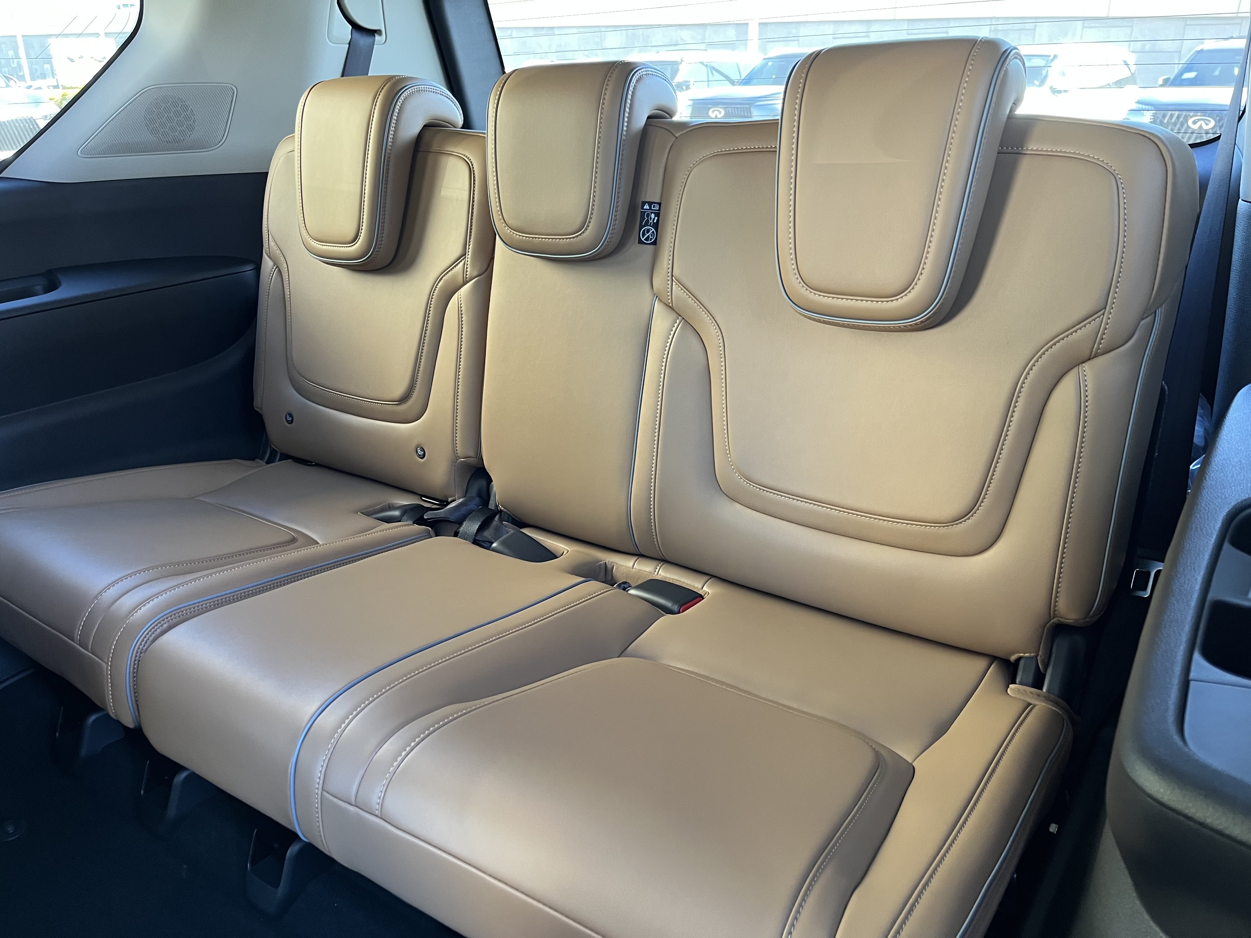 New 2027 INFINITI QX80 Luxe w/ Cargo Package RWD image 13
