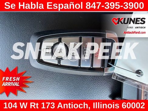 Used 2023 Ford Explorer Limited AWD/4WD image 17