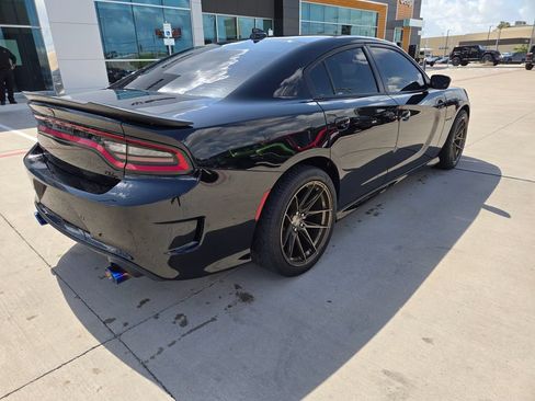 Used 2022 Dodge Charger R/T w/ Blacktop Package RWD image 3