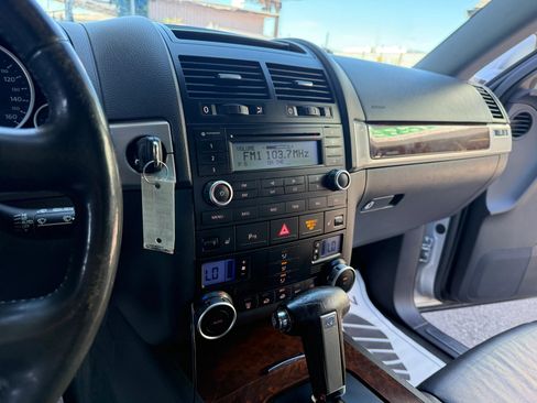 Used 2008 Volkswagen Touareg V6 AWD/4WD image 9