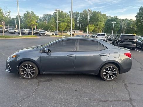 Used 2017 Toyota Corolla SE FWD image 4