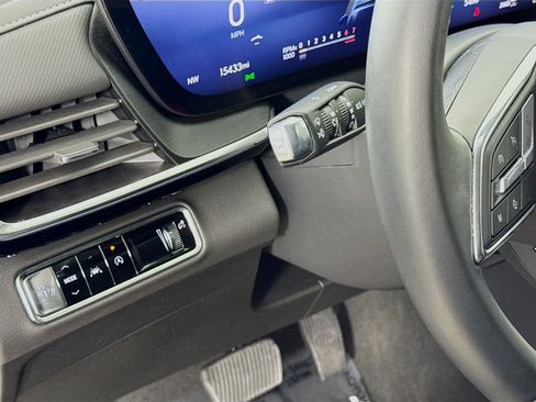 Used 2025 Buick Envision Preferred AWD/4WD image 11
