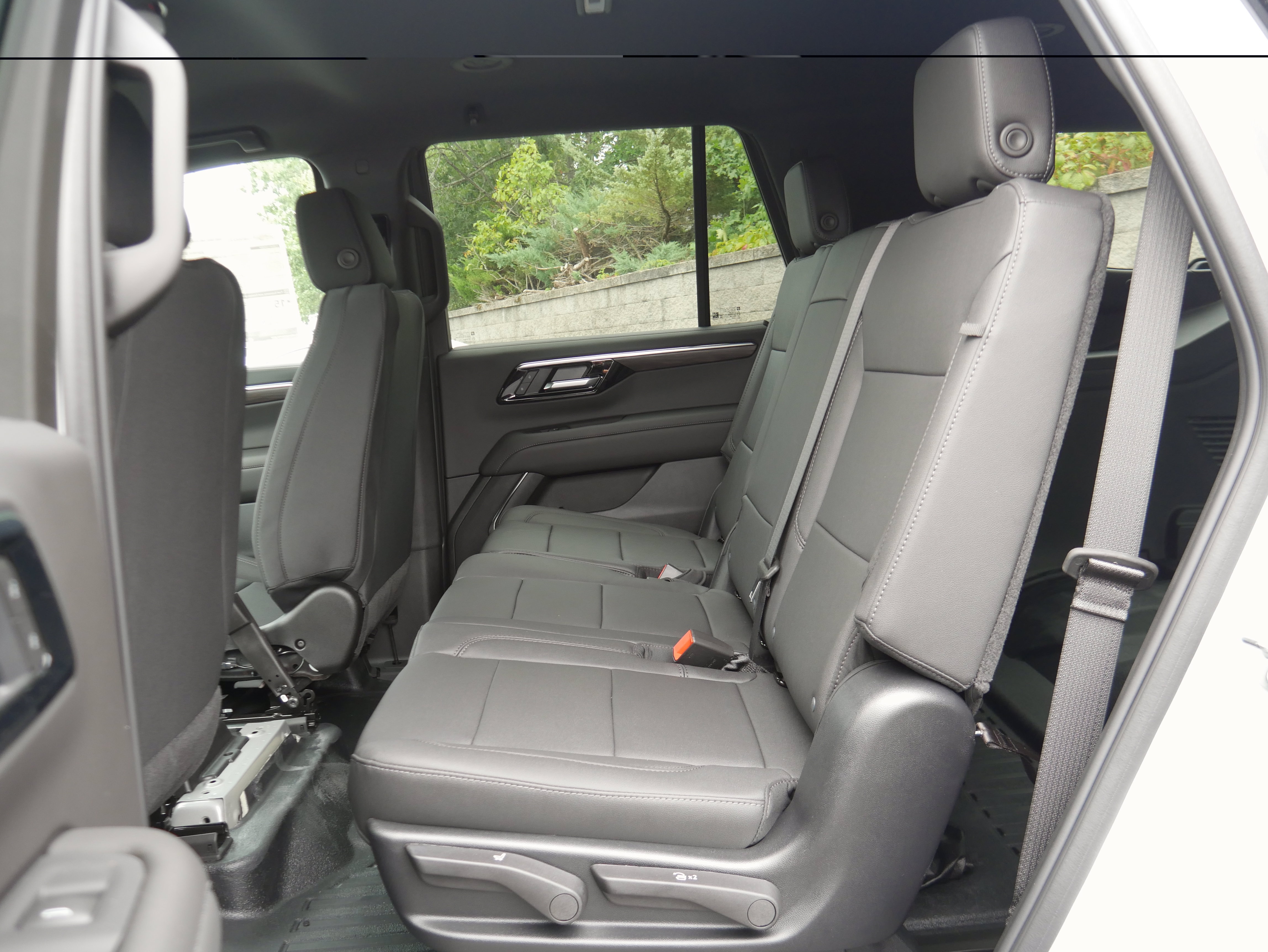 New 2025 Chevrolet Tahoe 4WD w/ 1FL Safety Package image 17