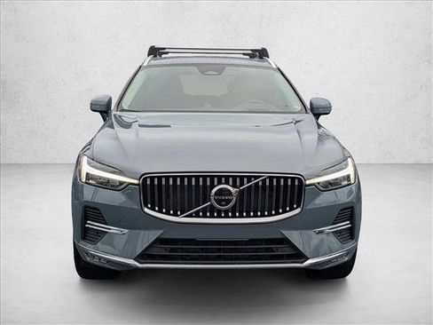 Used 2022 Volvo XC60 B5 Inscription w/ Advanced Package image 2
