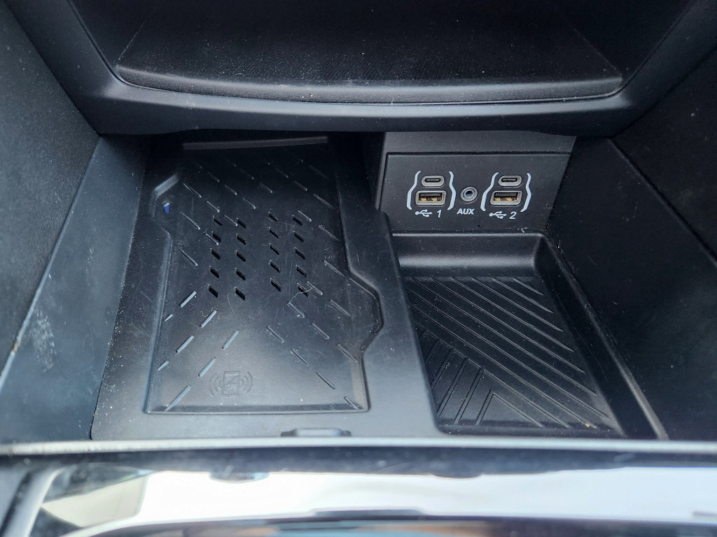 Used 2025 Chrysler Pacifica Limited FWD image 32