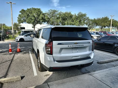 Used 2024 Chevrolet Suburban LT AWD/4WD image 6