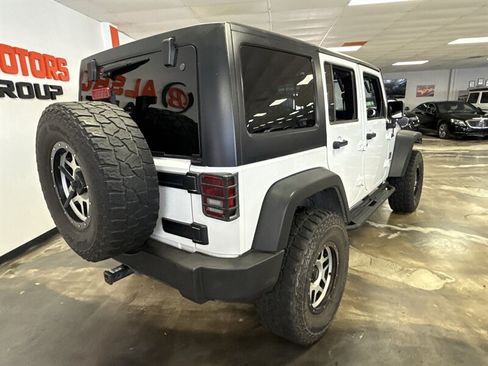 Used 2016 Jeep Wrangler Unlimited Rubicon w/ Connectivity Group AWD/4WD image 7