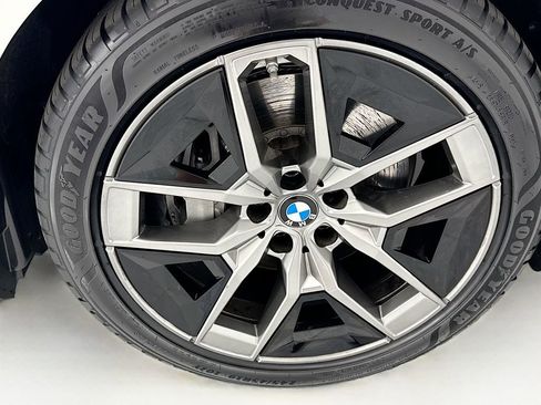 Certified 2026 BMW i5 eDrive40 w/ Premium Package RWD image 31