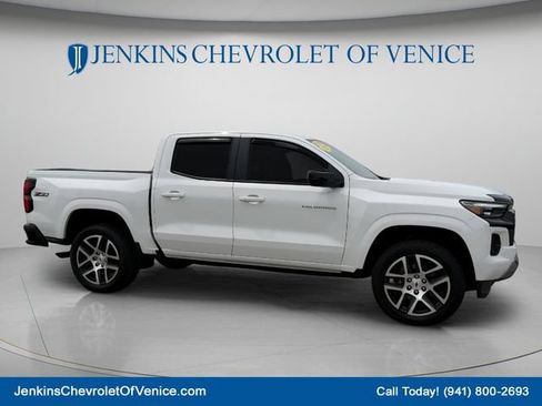 Used 2023 Chevrolet Colorado Z71 w/ Z71 Convenience Package 2 AWD/4WD image 3