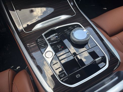 Used 2026 BMW X7 M60i image 14