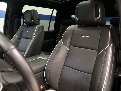 Certified 2022 Cadillac Escalade ESV Premium Luxury image 13