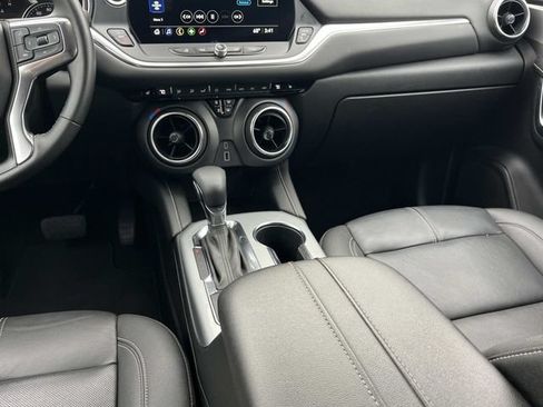 Used 2024 Chevrolet Blazer LT FWD image 21